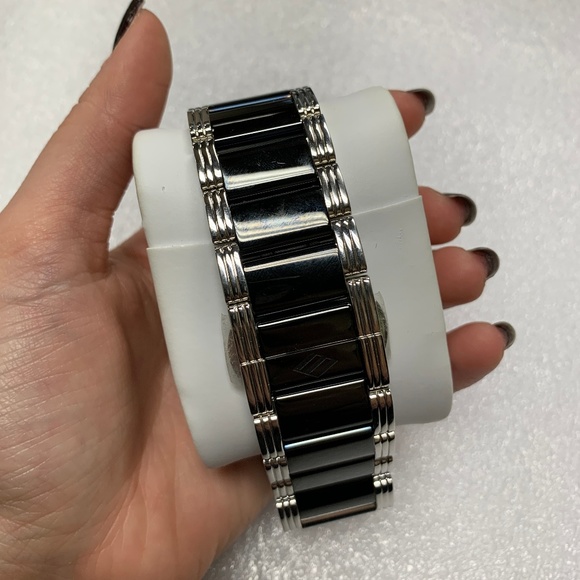 NEW Joseph Abboud Men's Two-Tone Square Face Watch - Picture 3 of 6